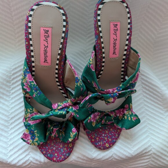 Betsey Johnson The Rumors Floral Dress Sandal Slip-On Mules Size 8.5 - Picture 3 of 10